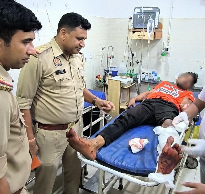 गढ़ क्षेत्र में हिस्ट्रीशीटर गौकश ने पुलिसकर्मी से छीनी रिवाल्वर