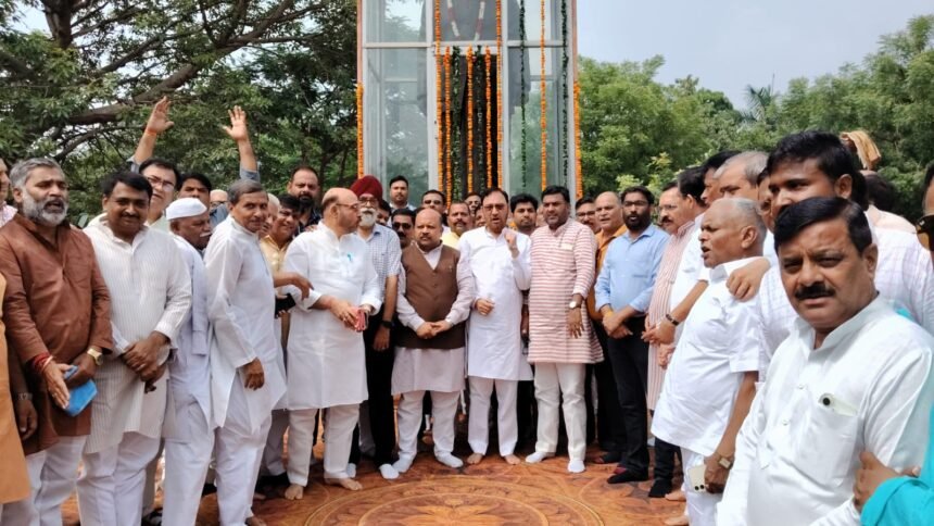 On the martyrdom day of Dr. Shyama Prasad Mukherjee in GhaziabadOn the martyrdom day of Dr. Shyama Prasad Mukherjee in Ghaziabad