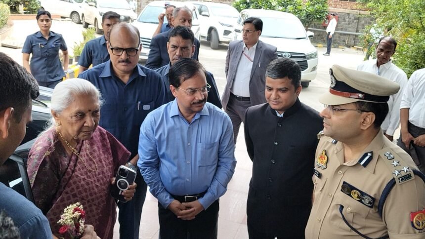 Excellent police personnel were felicitated in the felicitation ceremony