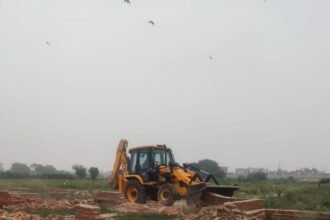 GDA's bulldozer roared till Ankur Vihar