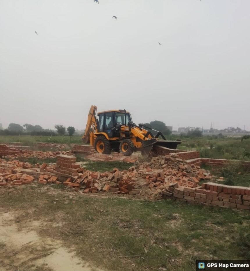 GDA's bulldozer roared till Ankur Vihar