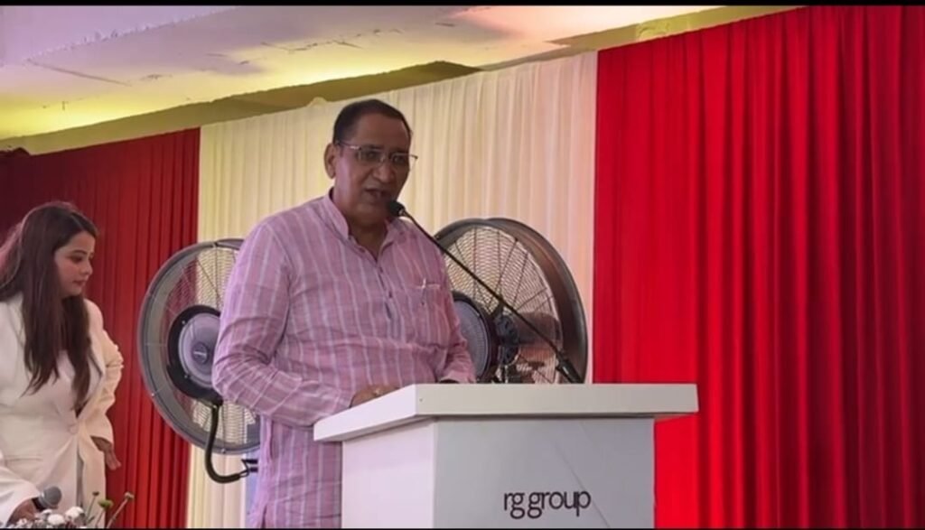 आरजी लग्जरी में मालिकाना अधिकार की सौगात : वर्षों बाद मिली रजिस्ट्री, घर पाकर खिले चेहरों की खुशबू बिखरी 2 WhatsApp Image 2025 06 26 at 5.02.36 PM