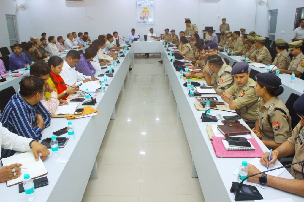 कांवड़ यात्रा 2025 : सेवा, सुरक्षा और समन्वय की मिसाल बनने को तैयार गाजियाबाद प्रशासन 2 WhatsApp Image 2025 07 03 at 9.43.42 PM