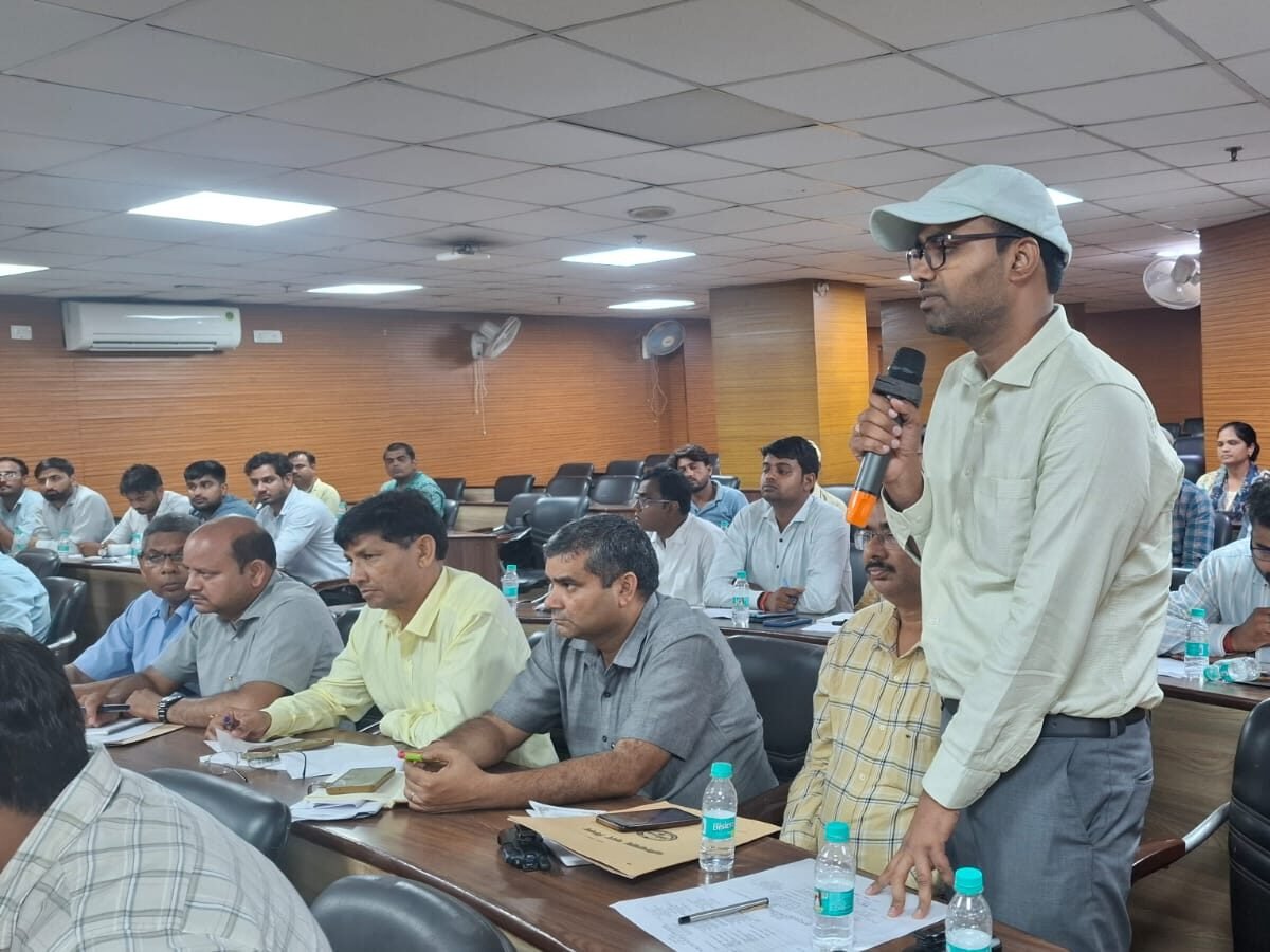 नालों की बदहाल Municipal Commissioner got angry over cleanliness, मोहन नगर में निगम खुद संभालेगा सफाई की कमान 2 WhatsApp Image 2025 07 04 at 9.42.42 PM edited