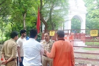Noida Turns into the City of Bholenath as Devotees Flock Temples on First Monday of Sawan. IMAGE CREDIT TO POLICE.
