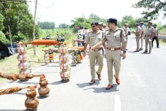 DIG Kalanidhi Naithani conducted a thorough inspection of the Kanwar route IMAGE CREDIT TO MEERUT POLICE