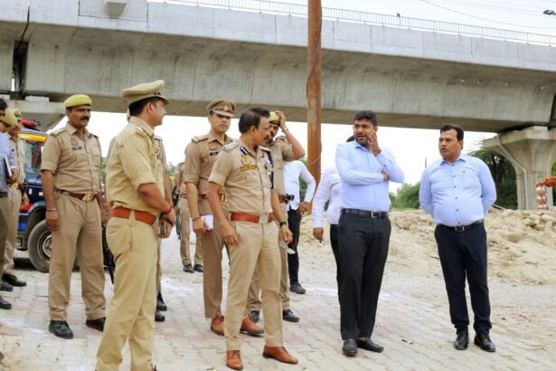 DM and Additional CP inspected Kanwar routes IMAGE CREDIT TO GHAZIABAD POLICE