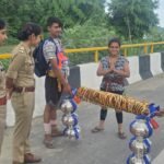 Vigilant guardian on the path of faith IMAGE CREDIT TO POLICE