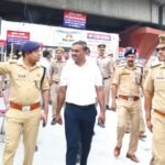 Ghaziabad Police Commissioner Again Visits Shreedudheswarnath Temple IMAGE CREDIT TO INFORMATION DEPARTMENT