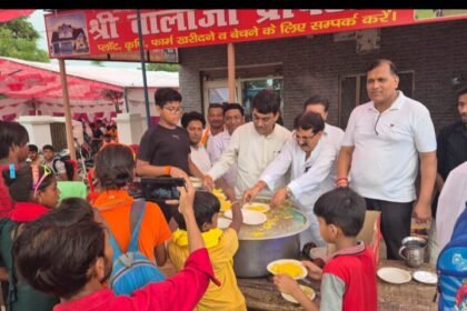 Sawan in Garhmukteshwar as the pilgrimage site immerses in Shiva devotion IMAGE CREDIT TO REPORTER