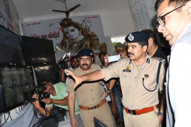 Meerut ahead of Shravan Shivratri; Commissioner and DIG take charge IMAGE CREDIT TO POLICE