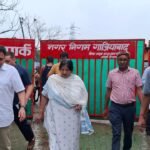 Mayor and Commissioner inspected Nandi Park Gaushala; facilities good, progress steady IMAGE CREDIT TO NAGAR NIGAM