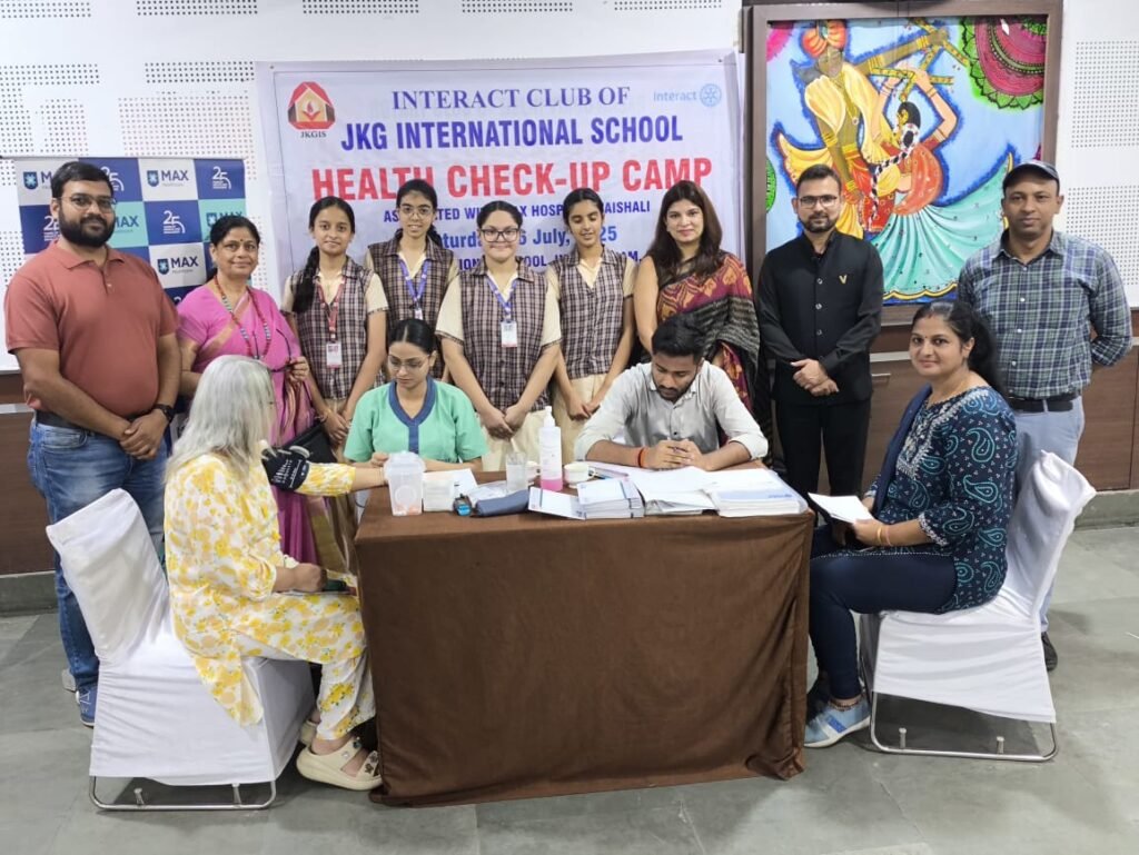 JKG International School Indirapuram में पीटीएम के साथ स्वास्थ्य शिविर, जनकल्याण की ओर एक सशक्त कदम 2 WhatsApp Image 2025 07 26 at 1.11.45 PM