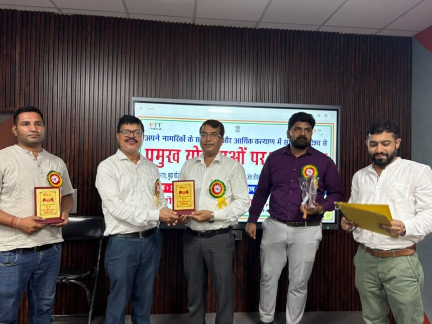 Awareness program for youth held in Ghaziabad to provide information about government schemes IMAGE CREDIT TO MERA YUVA BHARAT