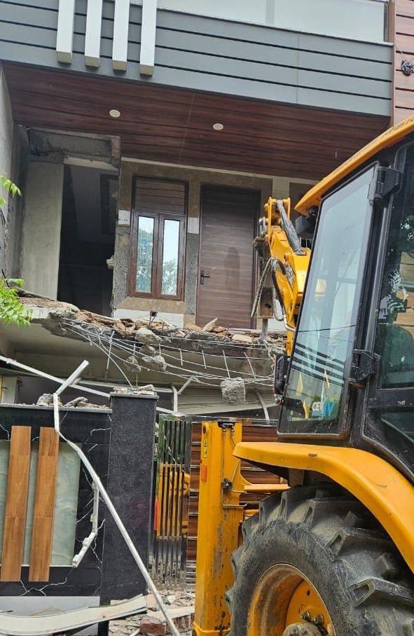 Authority takes strict action against illegal construction in Rajendra Nagar IMAGE CREDIT TO GDA