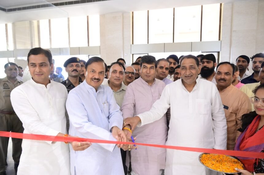 Farmers rejoiced with the Prime Minister's digital gift IMAGE CREDIT TO INFORMATION DEPARTMENT