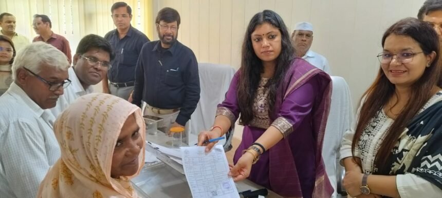 DM Medha Rupam personally heard complaints in Dadri IMAGE CREDIT TO INFORMATION DEPARTMENT