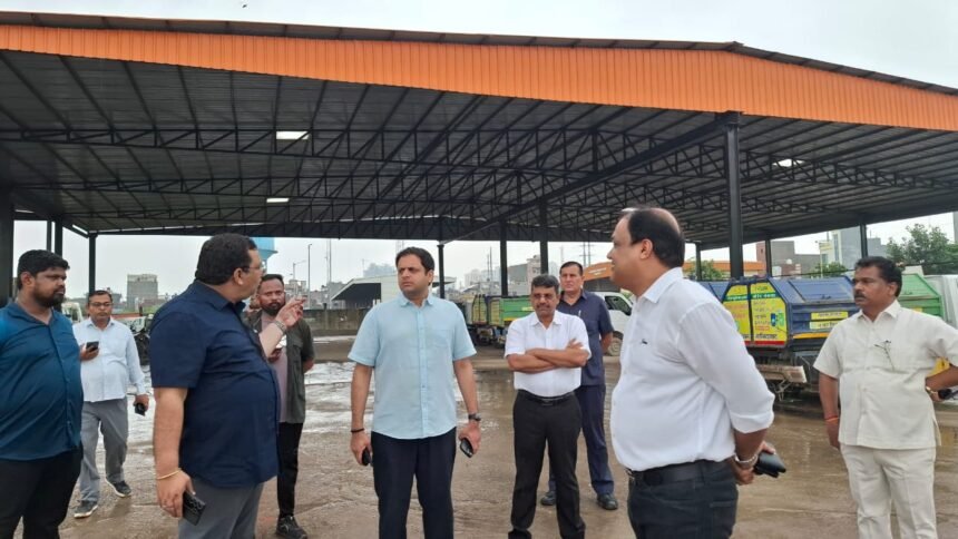 Municipal Commissioner inspected the Akbarpur-Bahrampur Smart Transfer Station IMAGE CREDIT TO NAGAR NIGAM
