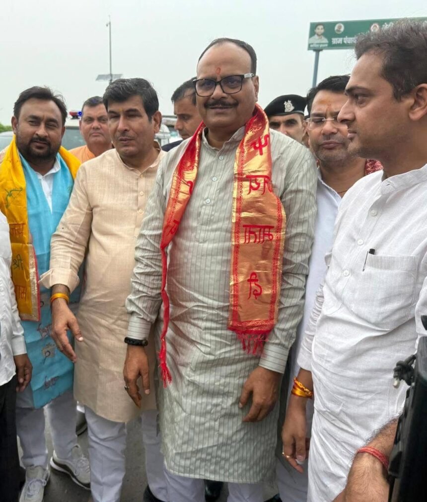 BJP workers and office bearers welcomed Deputy Chief Minister Brajesh Pathak IMAGE CREDIT TO BJP