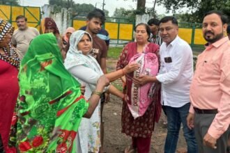 Indira Singh Reaches Out to Needy Stranded in Monsoon Troubles IMAGE CREDIT TO REPORTER