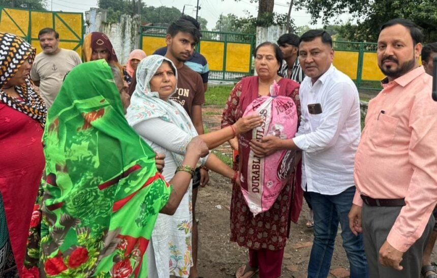 Indira Singh Reaches Out to Needy Stranded in Monsoon Troubles IMAGE CREDIT TO REPORTER