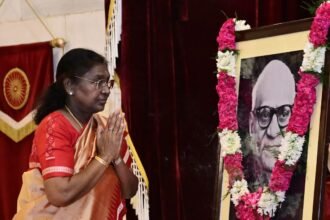President Draupadi Murmu Pays Tribute to Former President V.V. Giri on His Birth Anniversary IMAGE CREDIT TO PIB