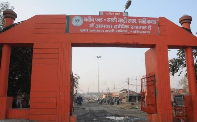 Rapid gunfire erupted during a meeting at the Naveen Fruit and Vegetable Market in Sahibabad IMAGE CREDIT TO REPORTER