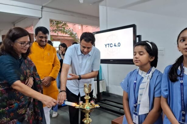 The Municipal Commissioner gave the mantra of cleanliness to students of 15 schools IMAGE CREDIT TO NAGAR NIGAM