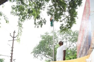On Independence Day, Meerut Range DIG Kalanidhi Naithani hoisted the national flag IMAGE CREDIT TO POLICE