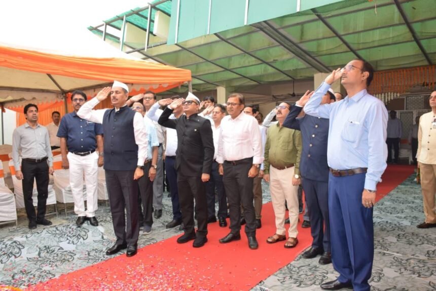 Under the leadership of CEO Rakesh Kumar Singh, Yamuna Authority celebrated the 79th Independence Day IMAGE CREDIT TO YAMUNA AUTHORITY