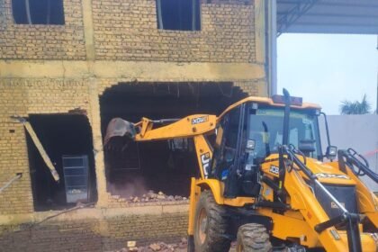 Major action by GDA in Noornagar: Illegal marriage home being built on 600 square meters demolished. IMAGE CREDIT TO GDA