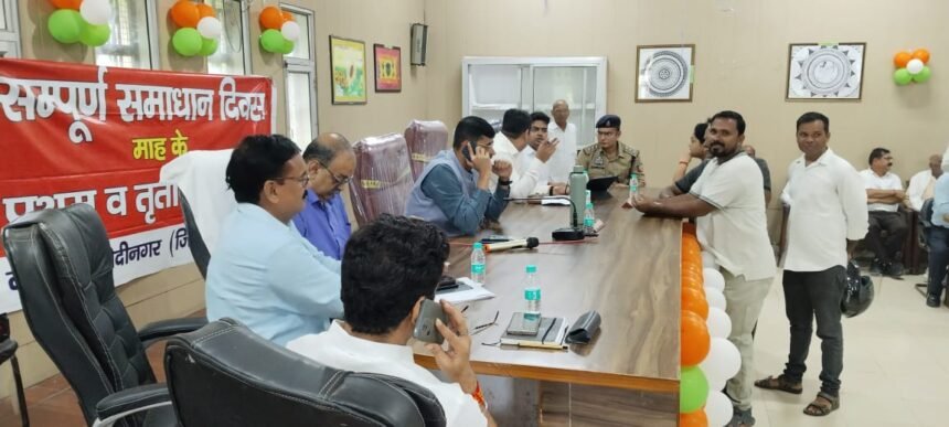 Complete Resolution Day was organized in all three tehsils of Ghaziabad. IMAGE CREDIT TO INFORMATION DEPARTMENT
