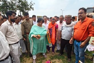 Mayor laid the foundation stone for development projects worth crores in Ghaziabad. IMAGE CREDIT TO NAGAR NIGAM