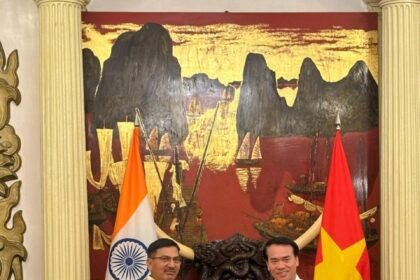 High-Level Meeting Between Indian and Vietnamese Coast Guards; In-Depth Discussion Held on Maritime Security IMAGE CREDIT TO PIB