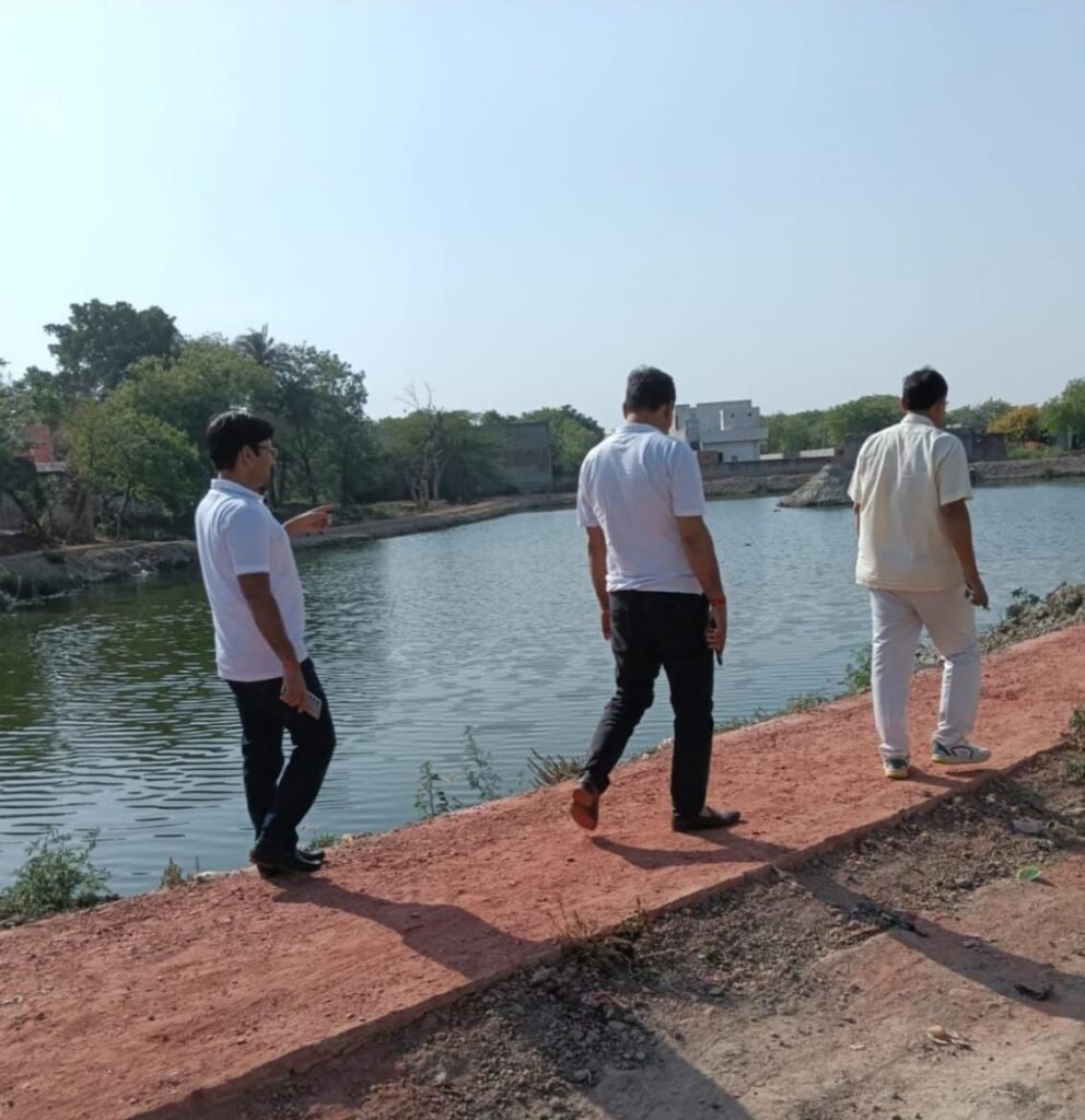 Greater Noida Authority की पहल से गांवों के तालाबों में लौटी रौनक, डबरा-जैतपुर में दिखा नजारा 2 WhatsApp Image 2025 08 22 at 7.12.56 PM
