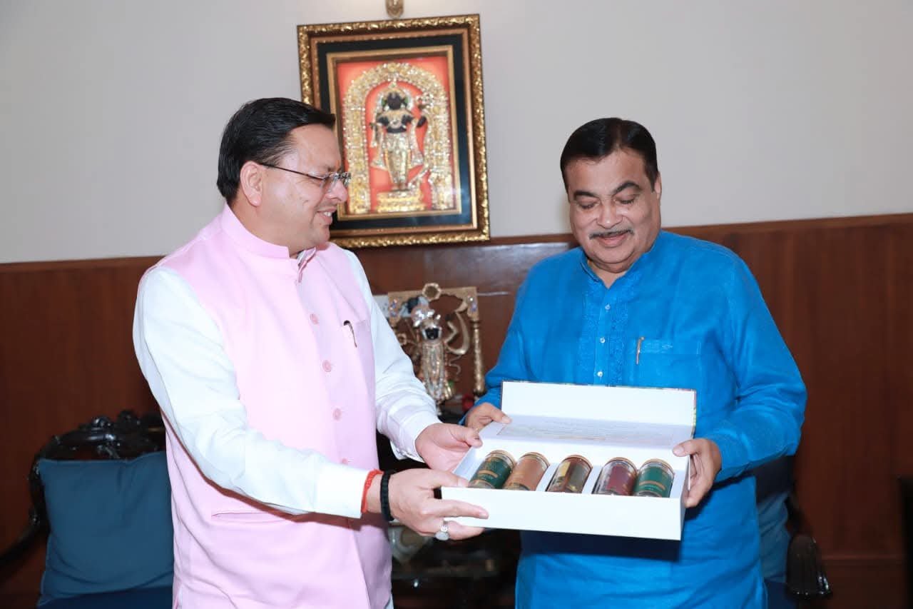 Chief Minister Dhami made a special appeal to Union Minister Gadkari regarding roads and bridges damaged in the disaster IMAGE CREDIT TO REPORTER