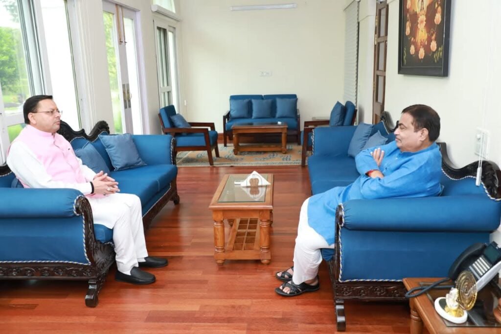 आपदा में क्षतिग्रस्त सड़कों और पुलों को लेकर Chief Minister धामी ने केंद्रीय मंत्री गडकरी से की विशेष अपील 2 WhatsApp Image 2025 08 22 at 7.34.36 PM