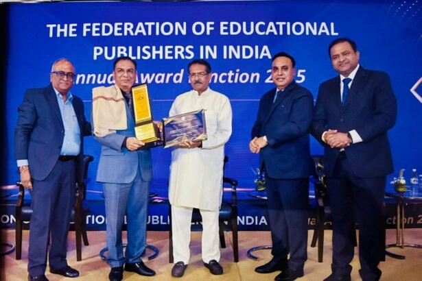 Dr. Vinod Prasoon honored with Prestigious Writer Award-2025. Photo by Publishers Association