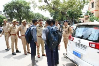 DIG Nathani carried out a surprise check at Kharkhauda police station. Photo by police