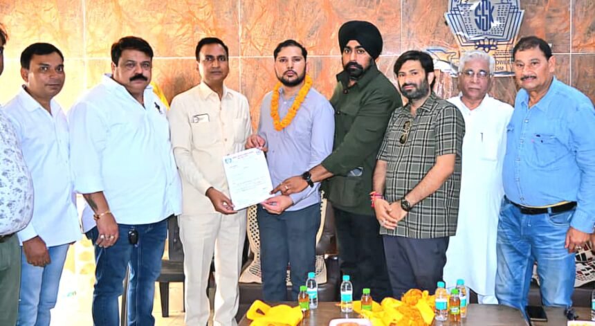 Dr. Kamal Bhambri appointed as the Youth District President of Ghaziabad IMAGE CREDIT TO Ghaziabad Business Forum