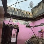 The roof of an old building collapsed in Noida Sector-31, narrowly avoiding a major accident IMAGE CREDIT TO REPORTER