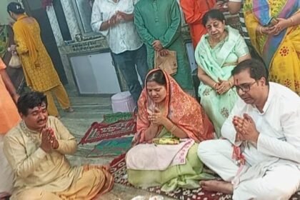 Devotional songs echoed in the ancient Shiva temple on Ganesh Chaturthi; Ganesh idol installed in memory of the late Lokesh Singhal IMAGE CREDIT TO REPORTER