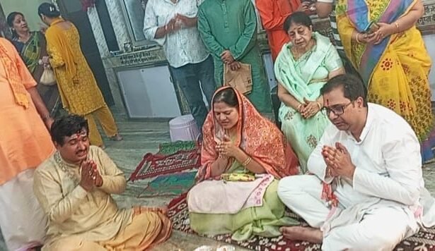 Devotional songs echoed in the ancient Shiva temple on Ganesh Chaturthi; Ganesh idol installed in memory of the late Lokesh Singhal IMAGE CREDIT TO REPORTER