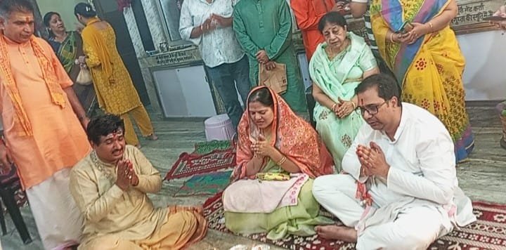 Devotional songs echoed in the ancient Shiva temple on Ganesh Chaturthi; Ganesh idol installed in memory of the late Lokesh Singhal IMAGE CREDIT TO REPORTER