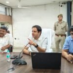 After resolving the issue, feedback was taken from the complainant: Municipal Commissioner IMAGE CREDIT TO NAGAR NIGAM