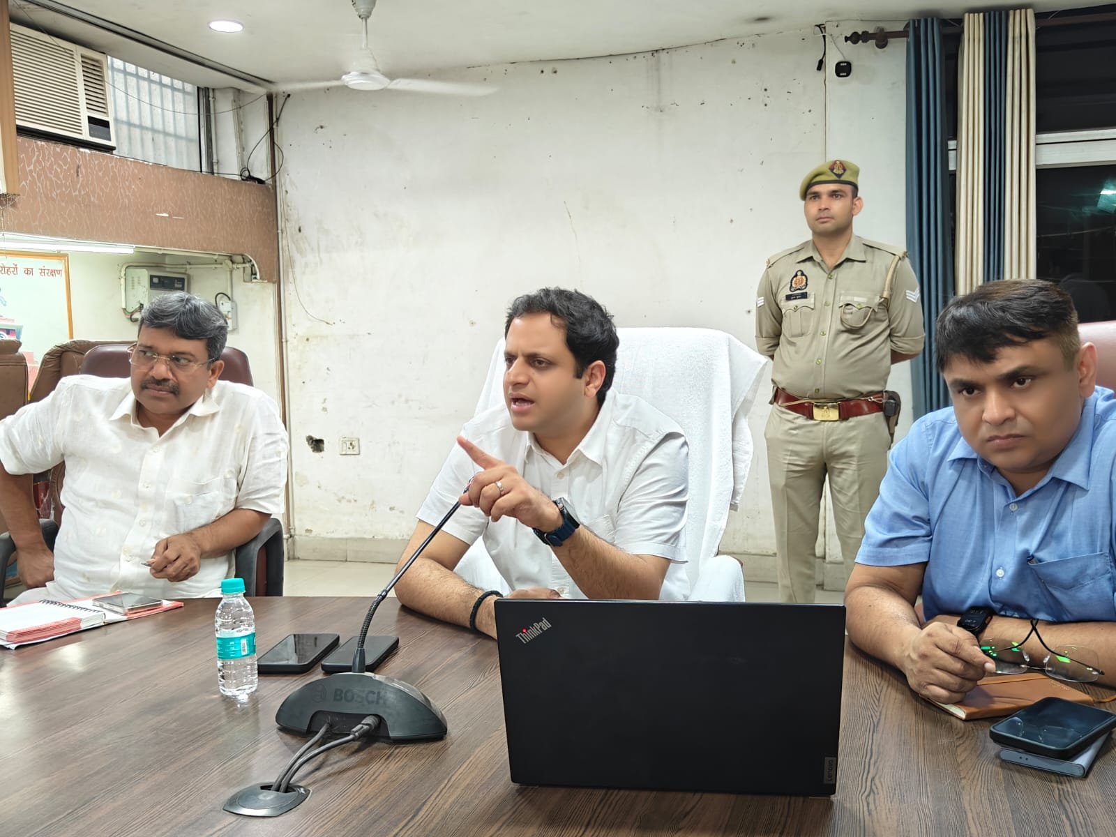 After resolving the issue, feedback was taken from the complainant: Municipal Commissioner IMAGE CREDIT TO NAGAR NIGAM