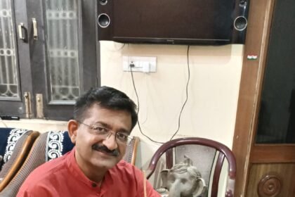 Unique Ganesha Idol Made of Black Smooth Clay Becomes a Center of Devotion and Attraction for Devotees IMAGE CREDIT TO Manish Goyal