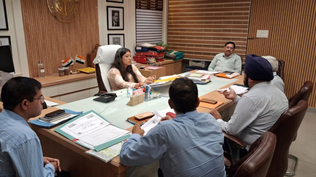 जिलाधिकारी मेधा रूपम ने उद्यान विभाग की योजनाओं की समीक्षा में दिए कड़े निर्देश, किसानों तक समय पर पहुँचे लाभ 2 WhatsApp Image 2025 09 03 at 8.30.47 PM