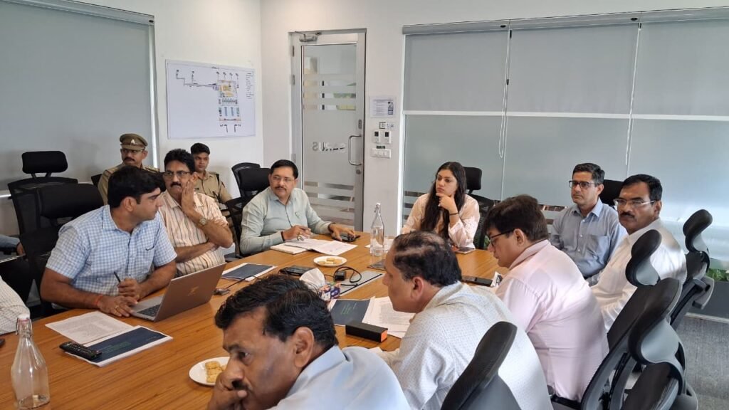 नोएडा एयरपोर्ट की सुरक्षा और पर्यावरण संतुलन पर फोकस, जिलाधिकारी ने दिए सख्त निर्देश 2 WhatsApp Image 2025 09 03 at 8.35.16 PM