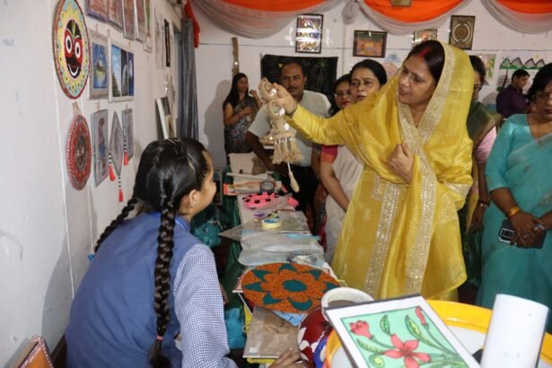 District-Level Art, Craft, and Cultural Exhibition Held in Hapur; Teachers with Outstanding Contributions Honored IMAGE CREDIT TO DIET